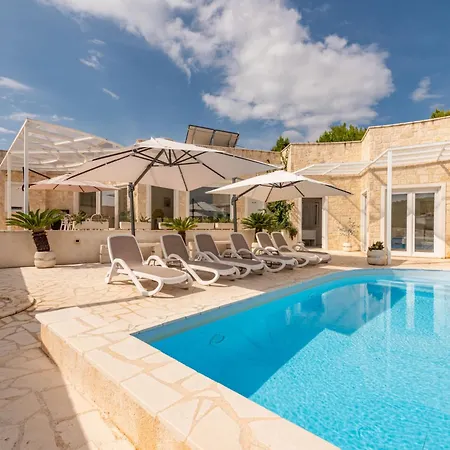 5 Unique Luxury Feriatum Lissa By Interhome Ždrelac