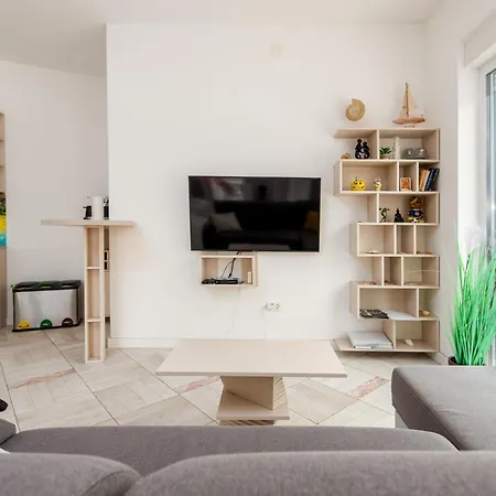 5 Unique Luxury Feriatum Lissa By Interhome Villa Ždrelac