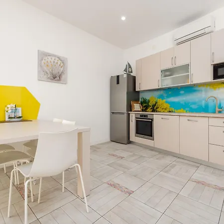 Villa 5 Unique Luxury Feriatum Lissa By Interhome Ždrelac