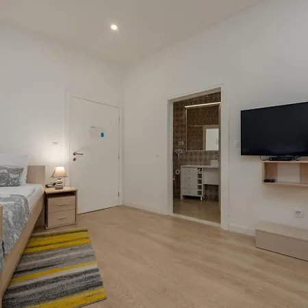 Villa 5 Unique Luxury Feriatum Lissa By Interhome *
