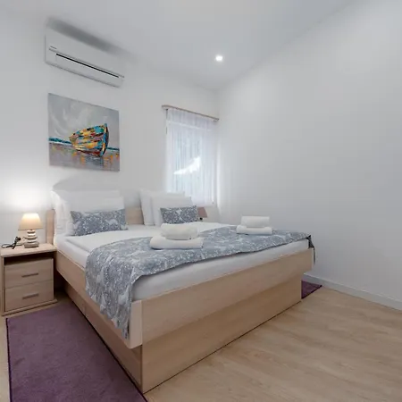 5 Unique Luxury Feriatum Lissa By Interhome * Ždrelac
