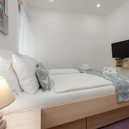 5 Unique Luxury Feriatum Lissa By Interhome Villa