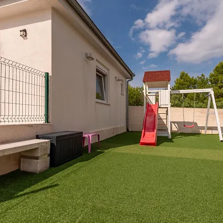 5 Unique Luxury Feriatum Lissa By Interhome Ždrelac